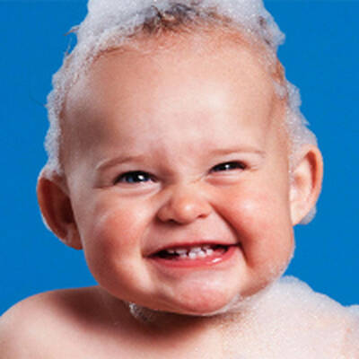 baby bathing