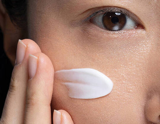 HOW TO CARE FOR ALLERGY-PRONE SKIN