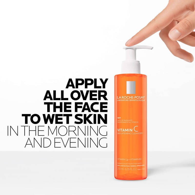 How to Apply Anthelios UVAIR Serum Sunscreen SPF50+ Image