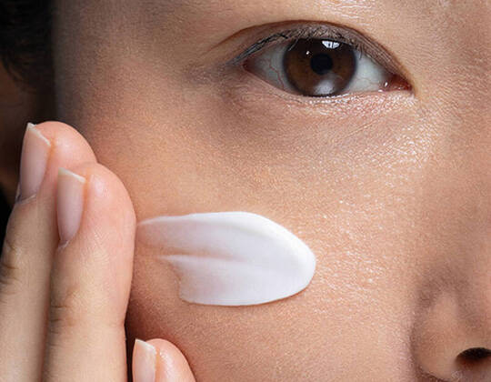 Why Use Retinol Vs. Vitamin C, Bhas & More