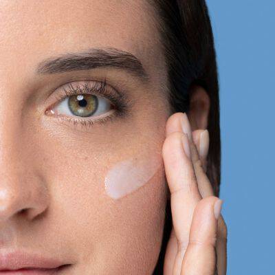 SIGNS OF OILY SKIN