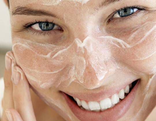 3 TIPS ON HOW TO EXFOLIATE YOUR FACE